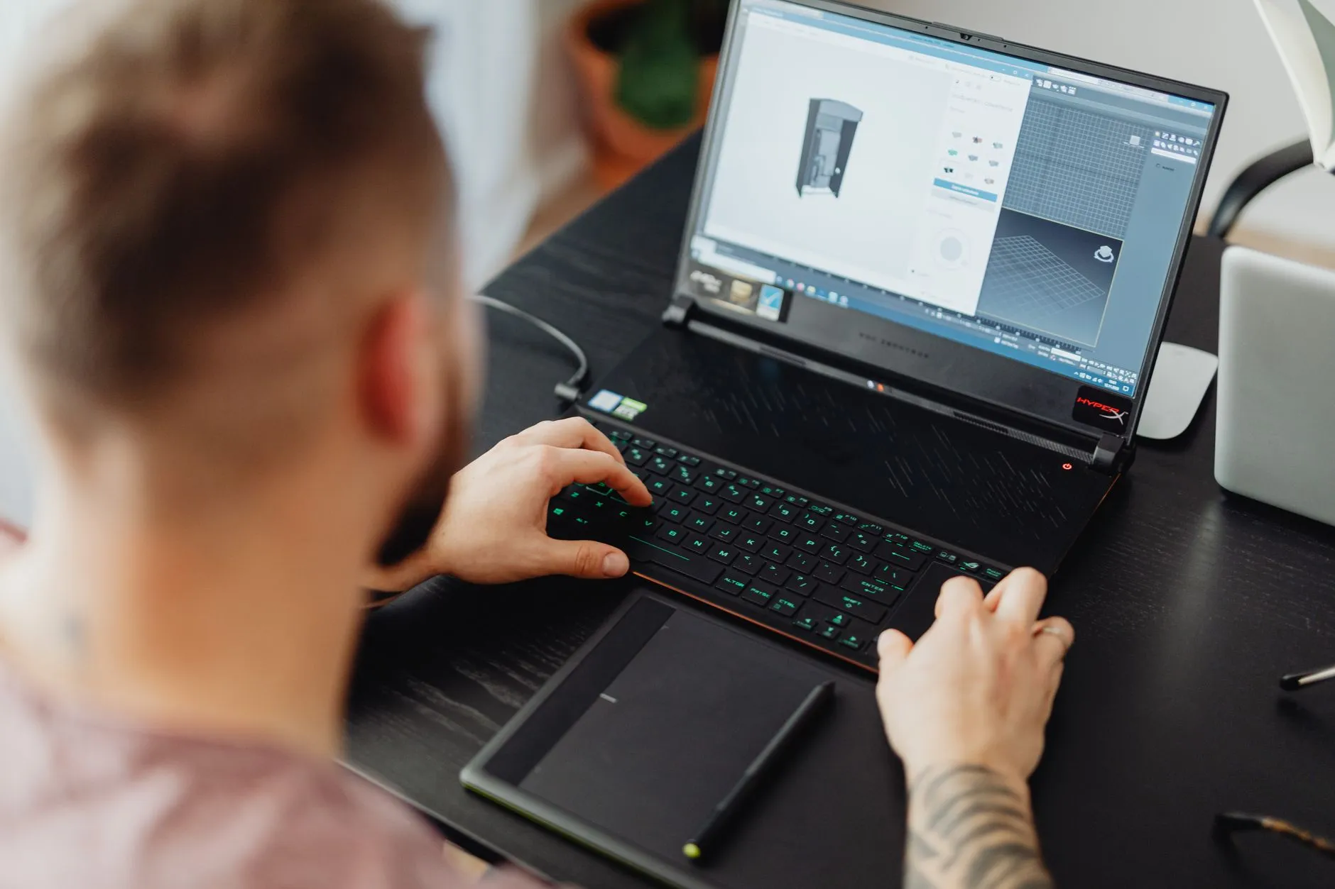 从会议桌到办公空间:安云途详解企业配套家具的布局方案